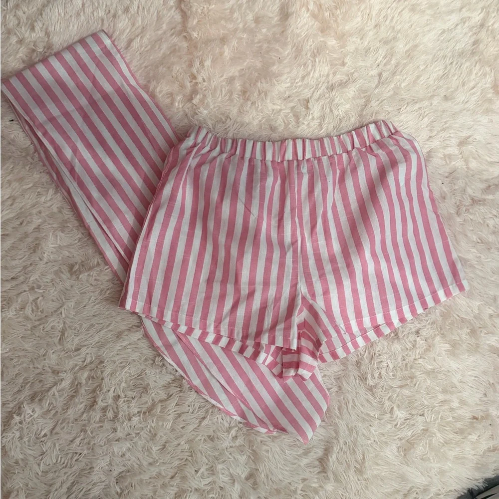 💕 pink and white beach top and shorts - Picture 2 of 2